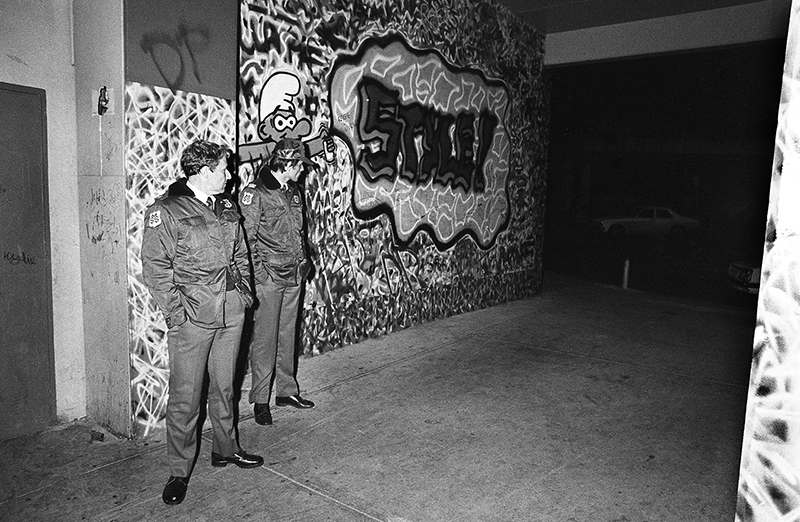 Life in an Inner Melbourne Housing Estate, 1986: Australia : Richard Moore : Journalist : Photographer :